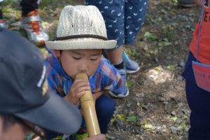 火起こし体験⑥ もうすぐ火が付きそう。