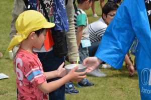 かき氷② 暑いくらいの天候であったため、かき氷は大盛況