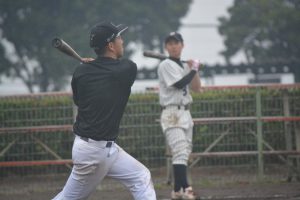 新戦力の３番天本は、元甲子園球児の実力をいかなく発揮し、鋭い打球を飛ばします。