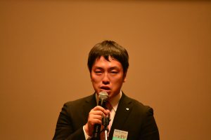 ブロック大会運営委員会　千壽智明委員長にりょう挨拶 本ブロック大会を中心となり企画・運営しました。 千壽委員長なくして、本大会の成功はありませんでした。