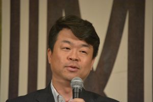 佐藤嘉洋監事による講評 本例会企画で作成した会員カードは、何十年後までの残る貴重な資料になるのではないかとの講評をいただきました。