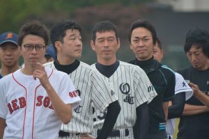 開会式に臨む大分チーム 川北理事長（先頭）の表情に８連覇への意気込みを感じます。