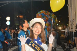 風船リリース③ 大分市観光キャンペーンレディの皆さんも、風船を持ってスタンバイ